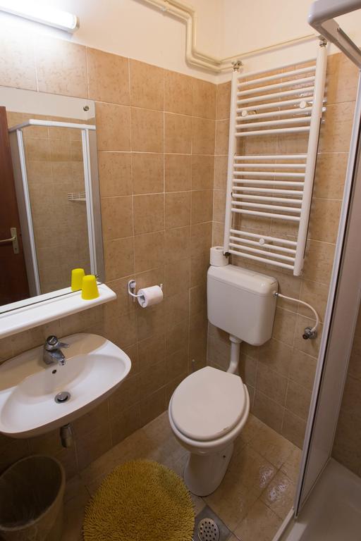 B&B Sobe Lusina Secovlje Ruang foto